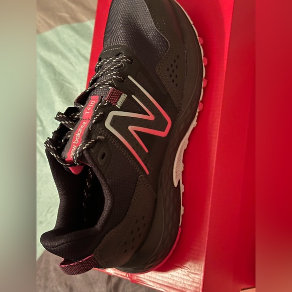 NIB! NB Trail Runners Black with Color Accents - Picture 6 of 11